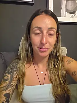NicoleKaiser online show from May 2026 07:12:01 PM