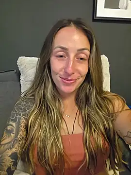 Snapshot of NicoleKaiser chatting on June 2026 05:08:02 PM NicoleKaiser online show from June 2026 05:08:02 PM