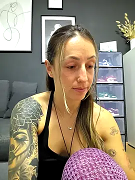 NicoleKaiser online show from April 2026 06:08:02 PM