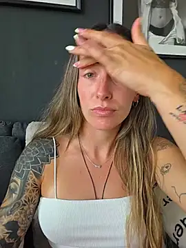 NicoleKaiser online show from May 2026 04:02:02 PM