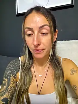 NicoleKaiser online show from May 2026 06:34:02 PM