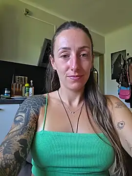 Snapshot of NicoleKaiser chatting on June 2026 08:09:01 AM NicoleKaiser online show from June 2026 08:09:01 AM
