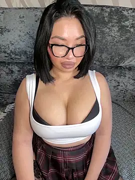 LaaadyDaaamn online show from March 2026 09:29:01 AM