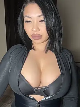 LaaadyDaaamn online show from April 2026 04:03:01 PM