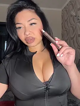 LaaadyDaaamn online show from April 2026 10:33:01 AM