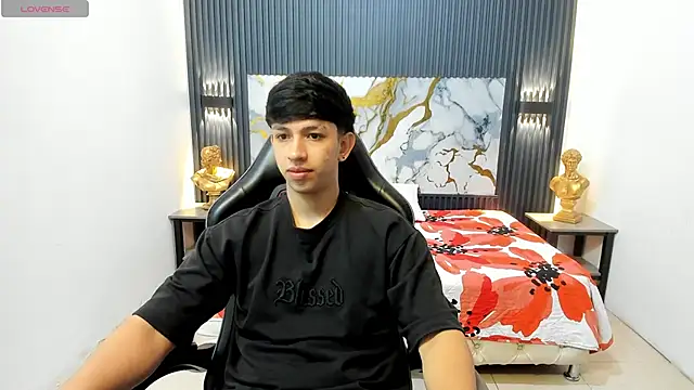 Snapshot of AdrianFranko chatting on May 2026 01:28:01 PM AdrianFranko online show from May 2026 01:28:01 PM