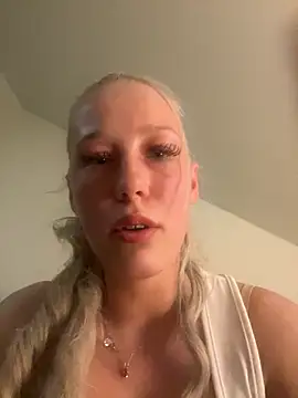 LeniMaria online show from March 2026 08:21:02 PM