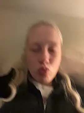 LeniMaria online show from March 2026 06:09:01 PM