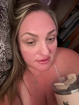 Snapshot of 1SexyQueen chatting on July 2026 04:08:02 AM 1SexyQueen online show from July 2026 04:08:02 AM