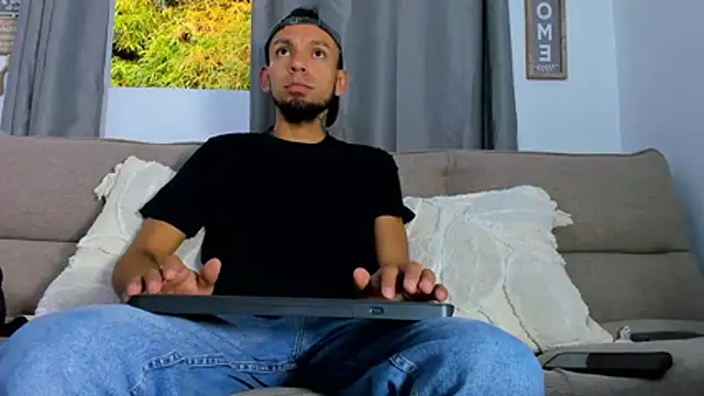 Steban silv online show from May 2026 11:21:02 AM