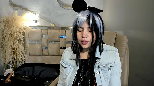 Cata black online show from May 2026 11:48:02 AM