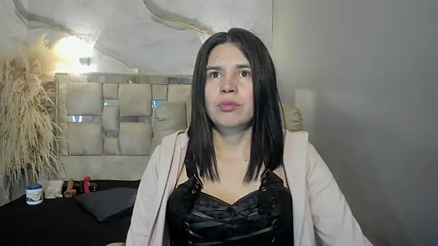 Cata black online show from June 2026 12:58:02 PM