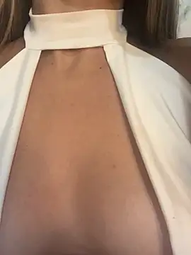 VictoriaWhitmore online show from April 2026 09:39:33 PM