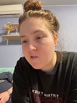 charmingggirl online show from April 2026 03:27:02 PM