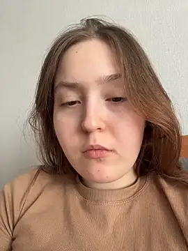 charmingggirl online show from April 2026 01:15:02 PM