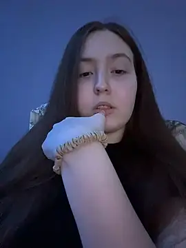 charmingggirl online show from May 2026 09:20:02 PM