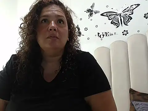 IzzyFlowers online show from April 2026 08:29:02 PM