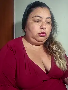 Snapshot of Curvy_Dyva chatting on March 2026 12:05:01 PM Curvy Dyva online show from March 2026 12:05:01 PM