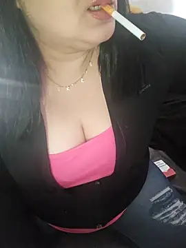 emiliecurvy83 online show from April 2026 11:59:02 AM