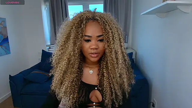 Snapshot of Alma_Dunn chatting on April 2026 11:14:02 AM Alma Dunn online show from April 2026 11:14:02 AM