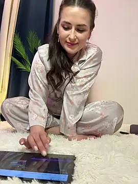 Alana Loveee online show from March 2026 07:47:01 PM