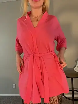 HotMilfNicole online show from April 2026 07:40:02 PM