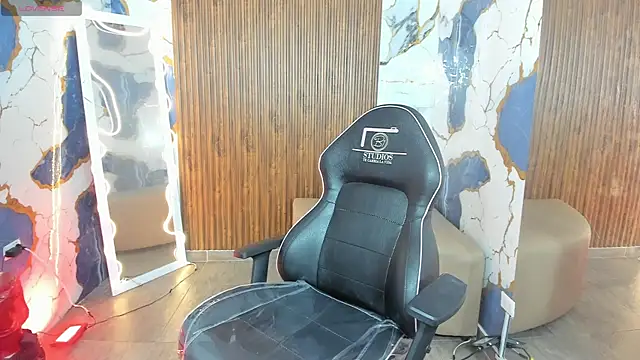 Snapshot of Alyce_tay1 chatting on April 2026 11:33:01 AM Alyce tay1 online show from April 2026 11:33:01 AM