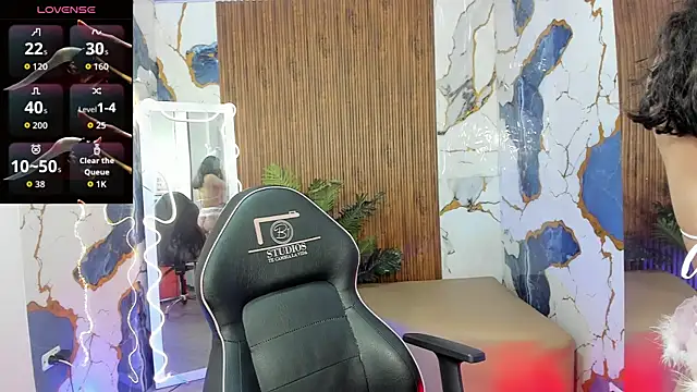 Snapshot of Alyce_tay1 chatting on April 2026 12:32:02 PM Alyce tay1 online show from April 2026 12:32:02 PM