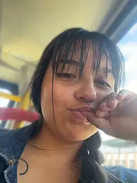 1 Scarllet  online show from May 2026 02:10:01 PM