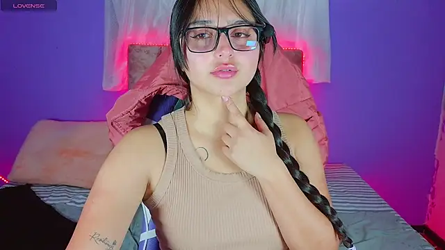 1 Scarllet  online show from March 2026 02:21:01 PM