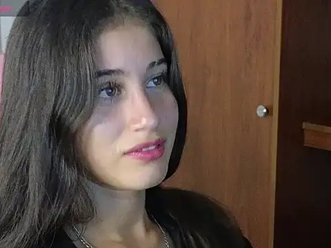 Snapshot of Bella_Goddess_ chatting on June 2026 10:26:02 PM Bella Goddess online show from June 2026 10:26:02 PM
