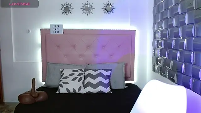 Kloe  watson online show from May 2026 09:24:01 PM