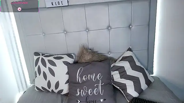 Snapshot of Kloe__watson chatting on April 2026 09:19:02 PM Kloe watson online show from April 2026 09:19:02 PM