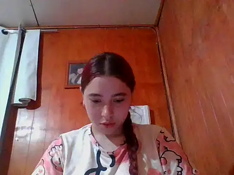 Annisof000 online show from April 2026 12:06:01 AM