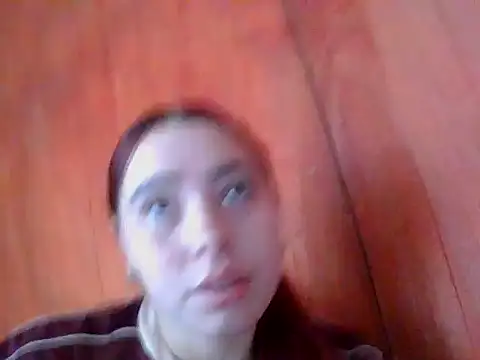 Annisof000 online show from April 2026 07:18:01 PM