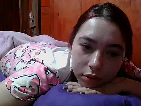 Annisof000 online show from March 2026 10:06:01 AM