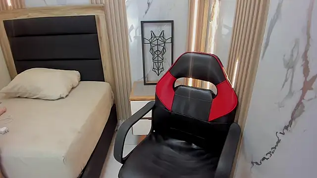KATIAMOSS online show from June 2026 12:04:01 PM