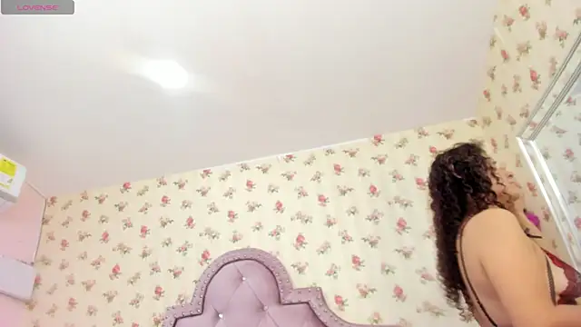Snapshot of crystal_watson0 chatting on August 2026 01:20:01 PM crystal watson0 online show from August 2026 01:20:01 PM