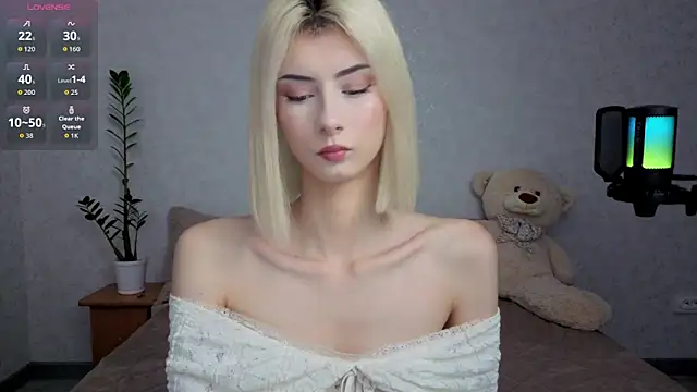 Snapshot of kittysocutie chatting on June 2026 12:34:01 AM kittysocutie online show from June 2026 12:34:01 AM