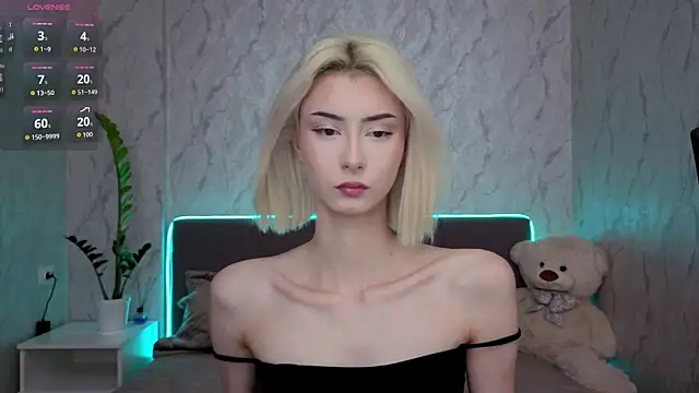 kittysocutie online show from May 2026 12:15:01 AM