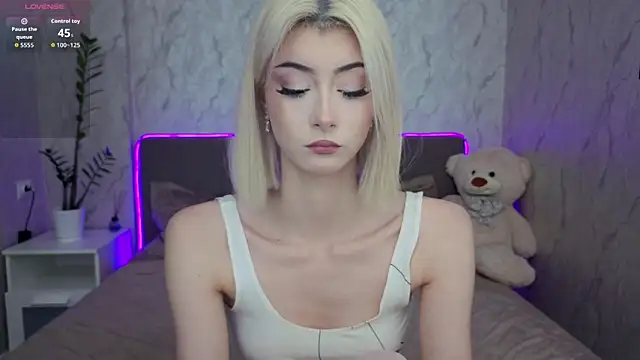kittysocutie online show from May 2026 12:10:02 AM