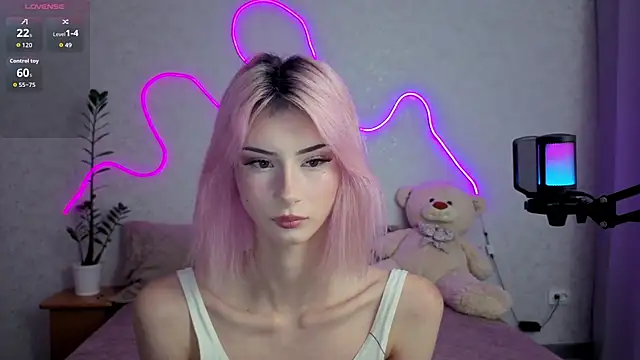 Snapshot of kittysocutie chatting on July 2026 12:24:02 AM kittysocutie online show from July 2026 12:24:02 AM