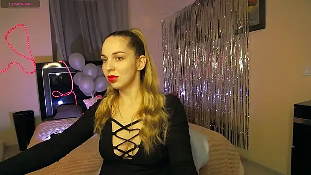 Alexandracandy online show from April 2026 07:09:01 PM