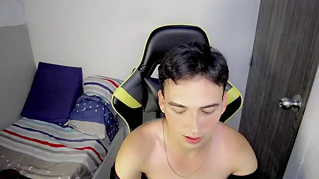 Mathias twinkk online show from March 2026 08:30:02 PM