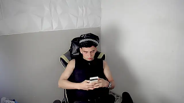 Mathias twinkk online show from April 2026 04:44:02 PM