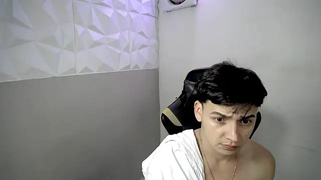 Mathias twinkk online show from May 2026 04:40:02 AM