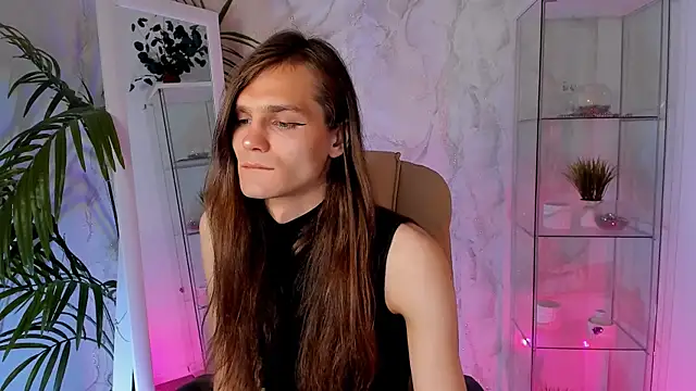 WillFobos online show from June 2026 10:00:01 PM