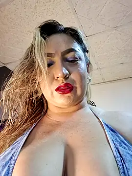 laurabassii online show from April 2026 11:18:02 PM