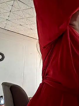 laurabassii online show from April 2026 09:54:01 PM