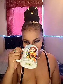 KAYLA 48  online show from April 2026 10:05:02 PM